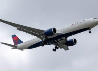 Discover What Happens When Delta Flight DL275 is Diverted to LAX Delta Flight DL275 diverted, DL275 LAX diversion, Delta emergency landing LAX, DL275 flight update, Delta diverted flight news, DL275 incident report, LAX airport flight diversion