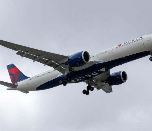 Discover What Happens When Delta Flight DL275 is Diverted to LAX Delta Flight DL275 diverted, DL275 LAX diversion, Delta emergency landing LAX, DL275 flight update, Delta diverted flight news, DL275 incident report, LAX airport flight diversion
